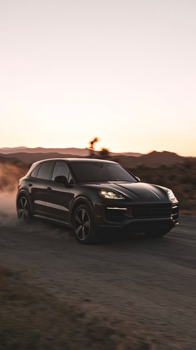 Porsche Macan – Golden Apex