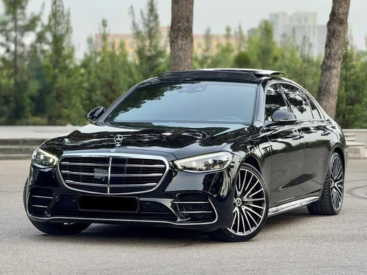 Mercedes Clase S negro de lujo con chofer privado en CDMX, transporte ejecutivo premium Golden Drive